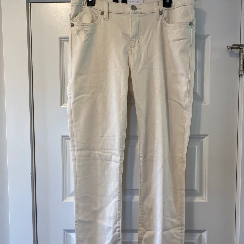 Rock & Republic Cream Wash Distressed Skinny Jeans - Picture 4 of 16